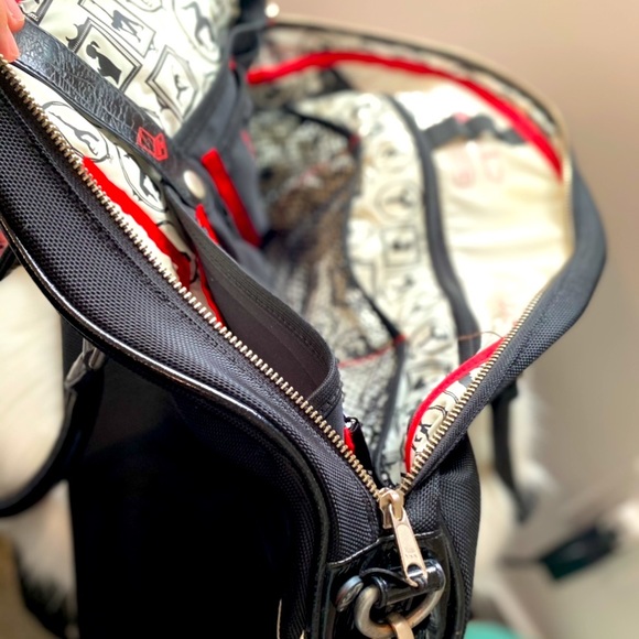 Lululemon 🌸  Duffel Bag / gym bag / Laptop bag / vacation carry-on, etc … - Picture 3 of 14